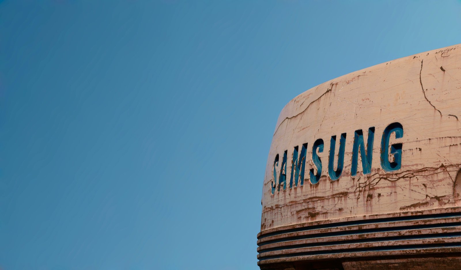 The MacRumors Show: Samsungs 2025 Challenge to Apple