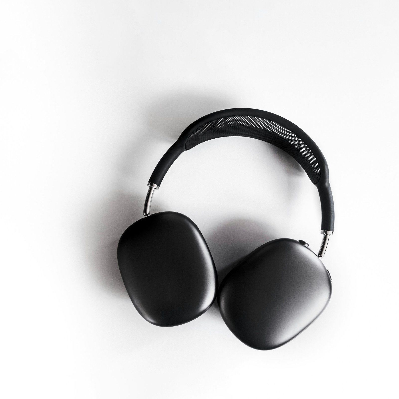 Dont Buy Into Apples Hype About AirPods Max