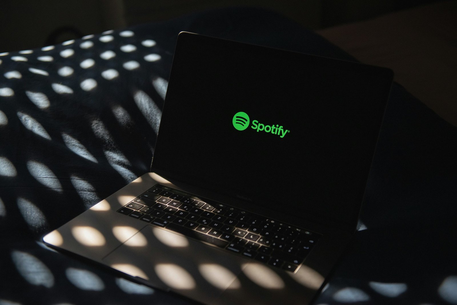 How To Keep Spotify Playing In The Background Iphone