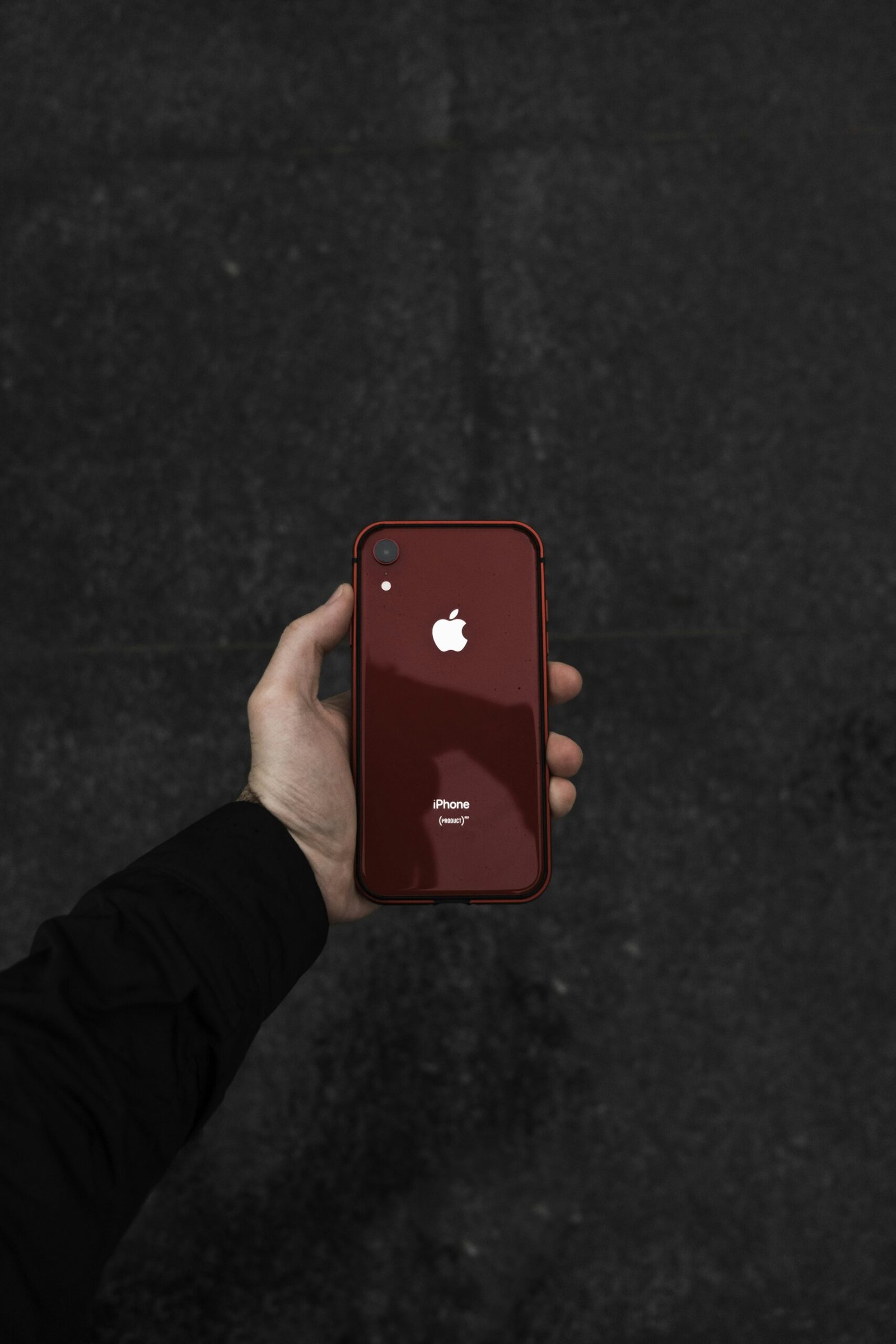 Where Is The Microphone On Iphone Xr