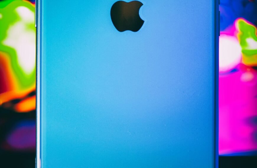 Where Is The Microphone On Iphone Xr