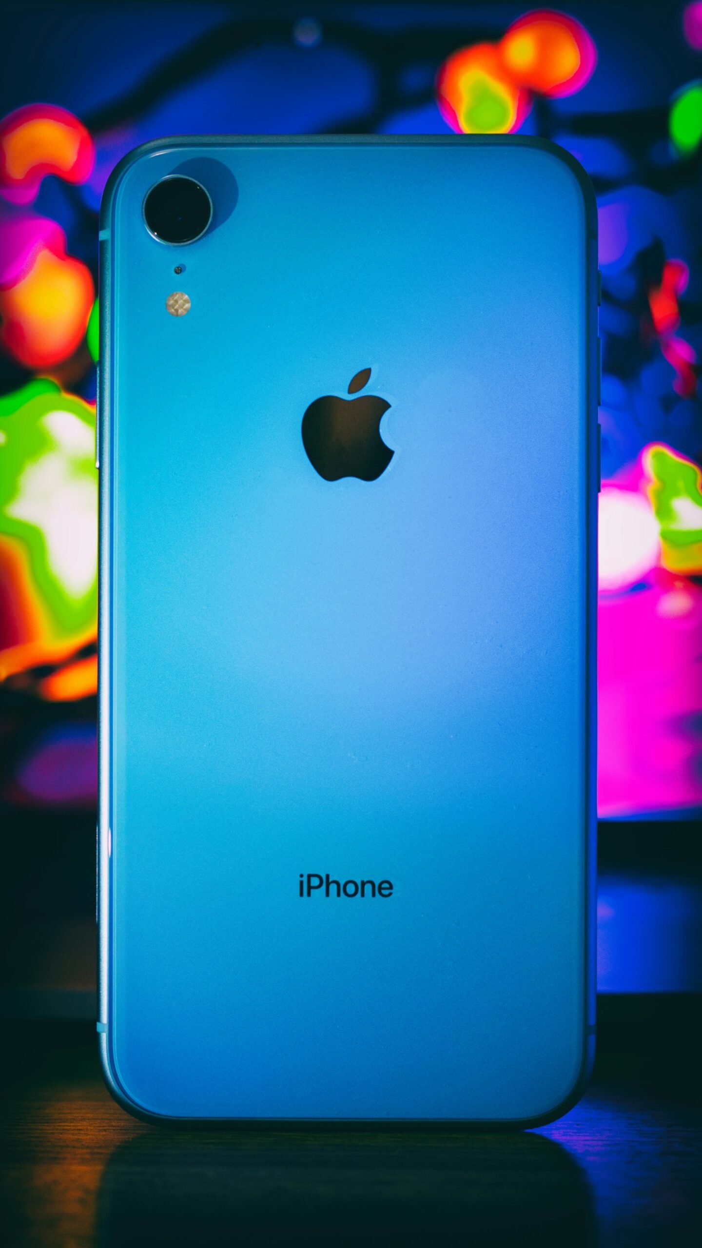 Where Is The Microphone On Iphone Xr